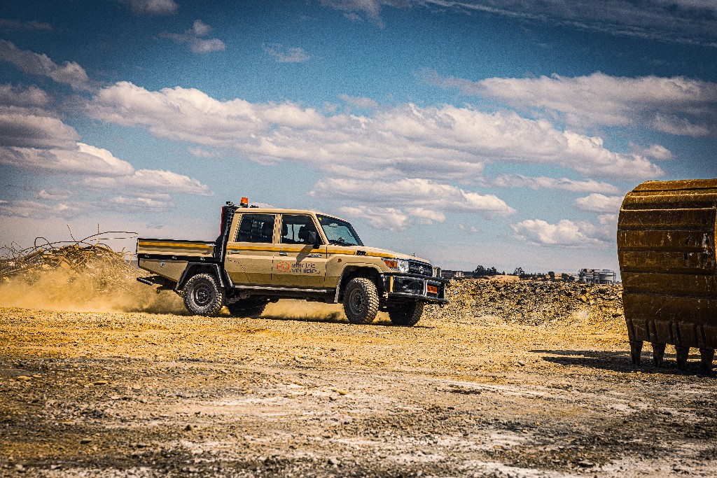 FD-ELECTRICLV Land Cruiser 79 — уурхайн зам дээр